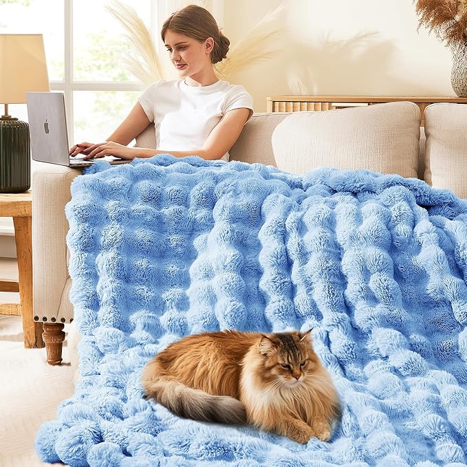L'AGRATY Faux Rabbit Fur Throw Blanket - Image 2