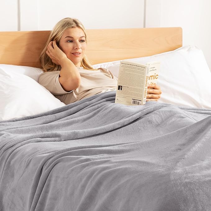 Exclusivo Mezcla Fleece Blanket Twin Size for Bed, Super Soft and Warm, All Season Use, Cozy, Plush, Lightweight, 60x80 Inches Light Grey