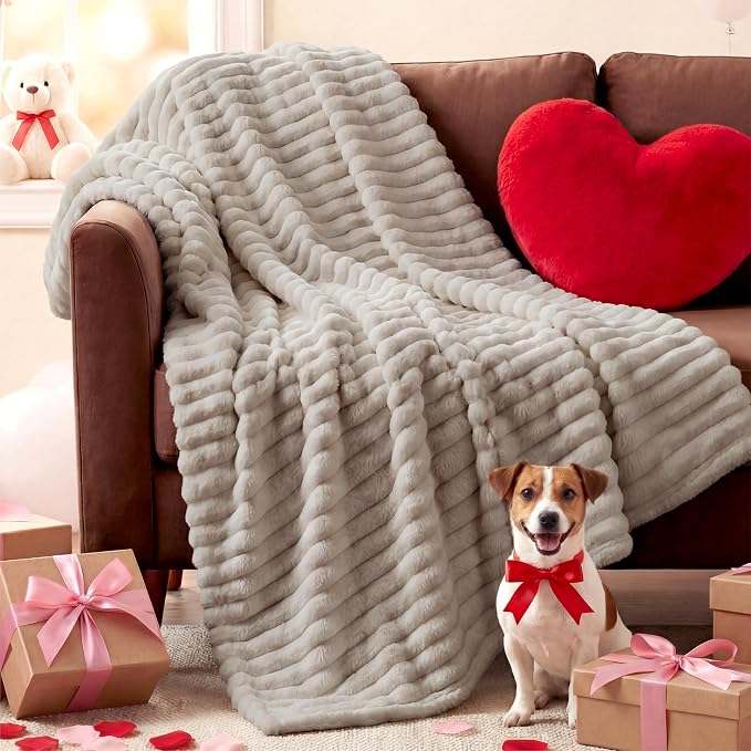 Bedsure Soft Beige Throw Blanket - Image 3