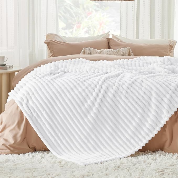 Bedsure Full Size Fleece Blankets - Image 2