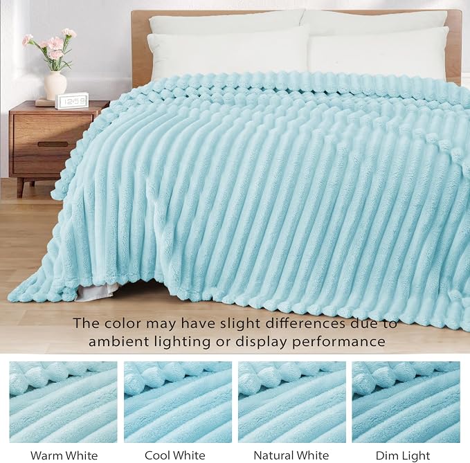 Exclusivo Mezcla Striped Fleece Throw Blanket - Image 3