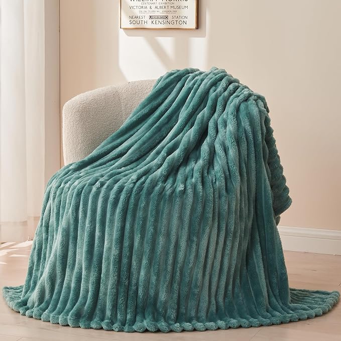 NEWCOSPLAY Fleece Ribbed Cozy King Blanket - Image 9