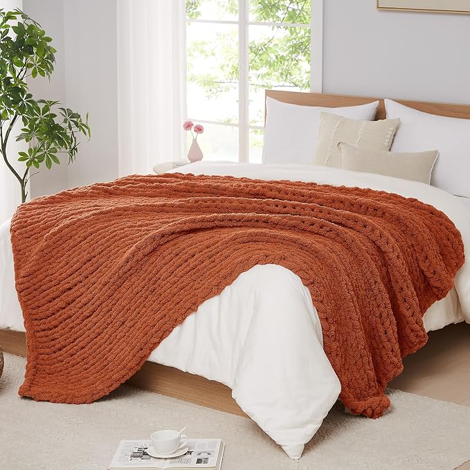 L'AGRATY Chunky Knit Throw Blanket by LAGRATY