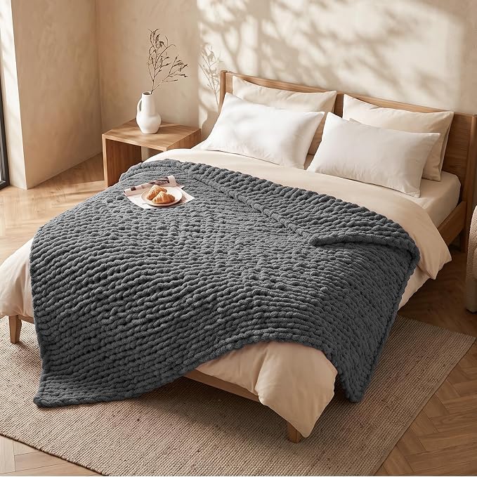 L'AGRATY Chunky Knit Throw Blanket - Image 8