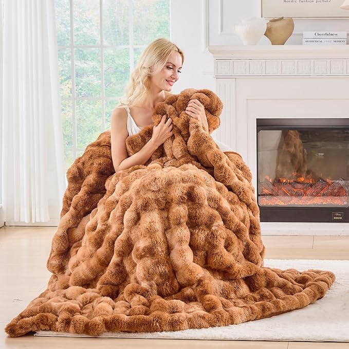 BENVWE Faux Fur Throw Blanket for Couch Bed by BENVWE