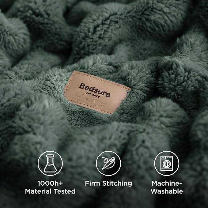 Bedsure 3D Fleece Bubble Blanket - Image 5