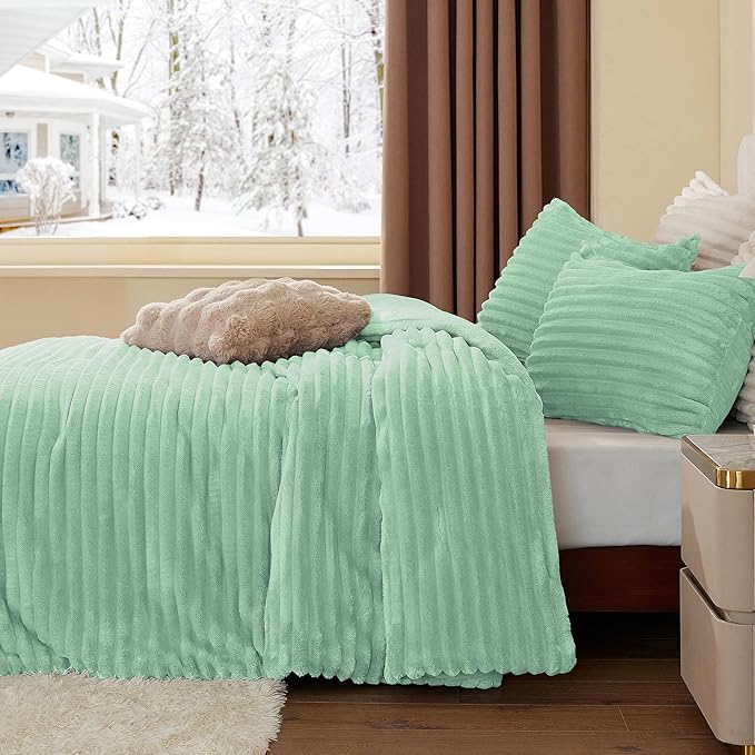 BEDELITE Fleece Queen Comforter Set -Super Soft & Warm Fluffy Light Green Bedding, Luxury Fuzzy Heavy Bed Set for Winter with 2 Pillow Cases