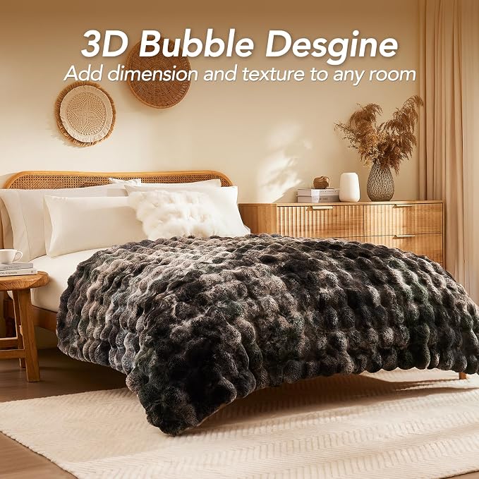 L'AGRATY Faux Rabbit Fur Throw Blanket - Image 3
