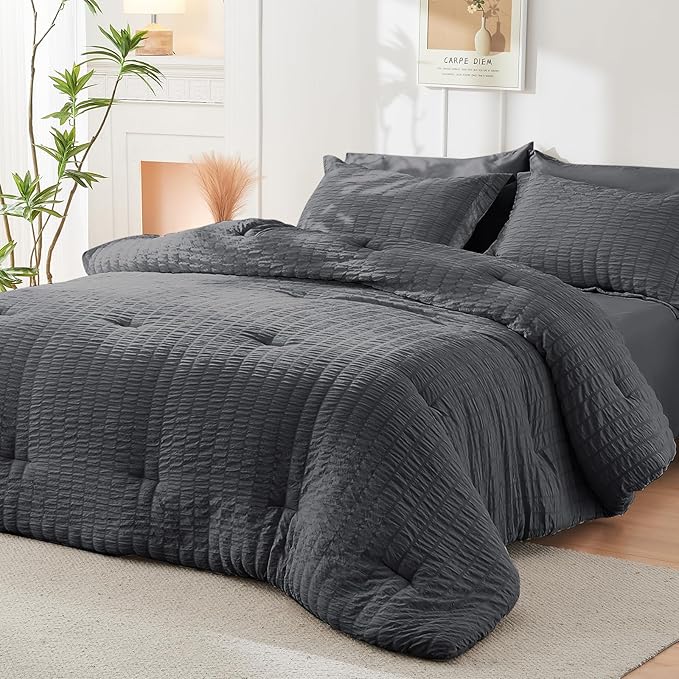 HYMOKEGE Oversized Queen Comforter Set Seersucker 7 Pieces, All Season Luxury Bed in a Bag for Bedroom, Bedding Set with Comforter, Sheets, Pillowcases & Shams, Dark Grey