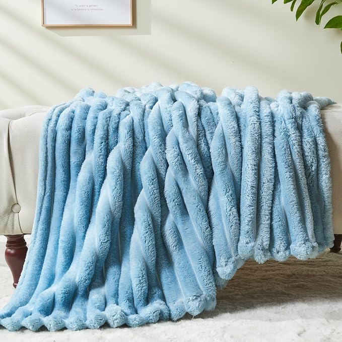 NEWCOSPLAY Fleece Ribbed Cozy Queen Blanket - Image 8