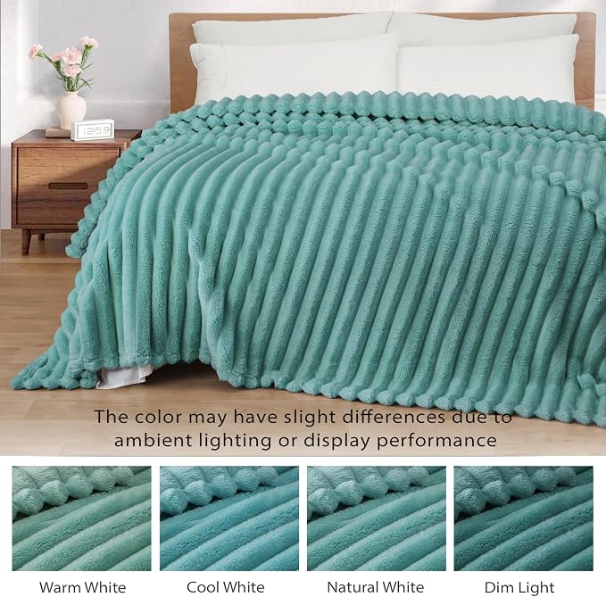 Exclusivo Mezcla Striped King Size Fleece Blanket - Image 3