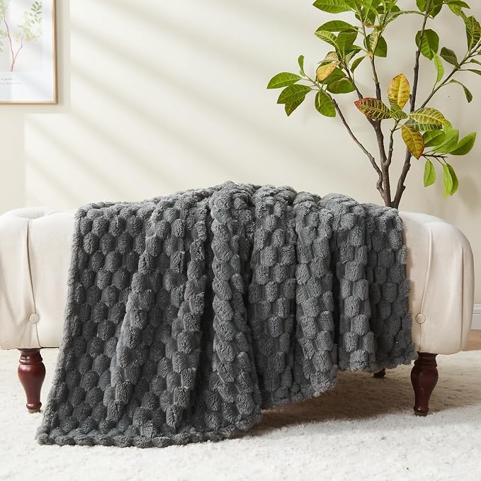 NEWCOSPLAY Fleece Clouds Cozy King Blanket - Image 9