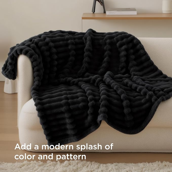 Bedsure Soft Black Throw Blanket - Image 4