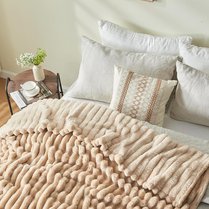 NEWCOSPLAY Fleece Ribbed Cozy Queen Blanket - Image 9