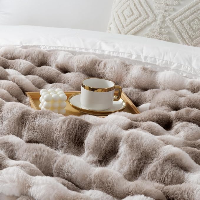 Luxury 1000GSM Faux Rabbit Fur Throw Blanket, Super Heavy Warm Cozy Brown - Image 8