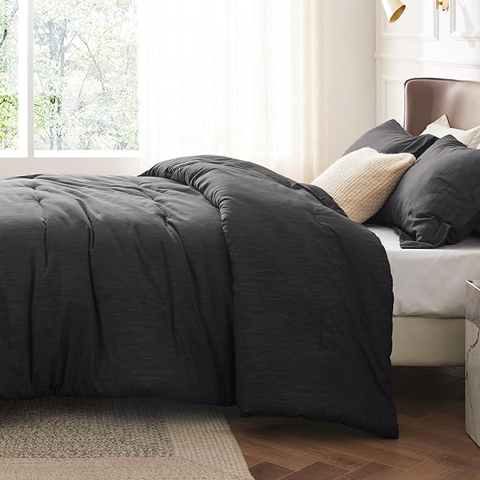 Bedsure Oversized Queen Comforter Set - Black Soft Bedding for All Seasons, Cationic Dyed Bed Set, 3 Pieces, 1 Oversized Queen Size Comforter (98"x98") and 2 Pillow Shams (20"x26"+2")