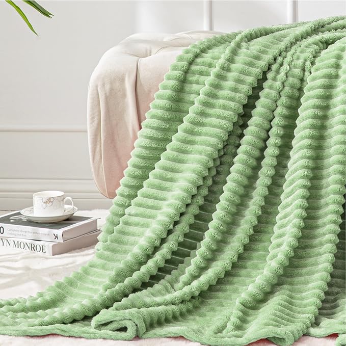 BEDELITE 3D Ribbed Apple Green Fleece Twin Blanket by BEDELITE