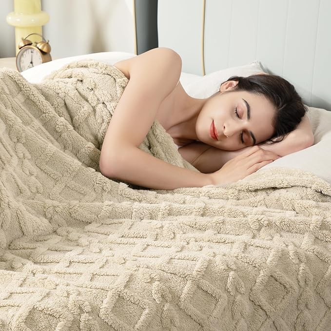 Aganear Fleece Throw Blanket for Couch Sofa 60"x80" Khaki | Lightweight Fuzzy by Aganear