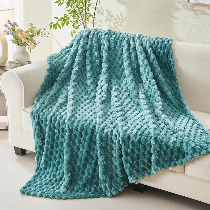NEWCOSPLAY Fleece Clouds Cozy Throw Blanket - Image 3
