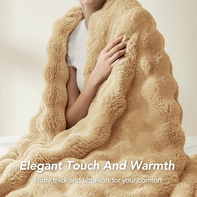 L'AGRATY Faux Rabbit Fur Throw Blanket - Image 6