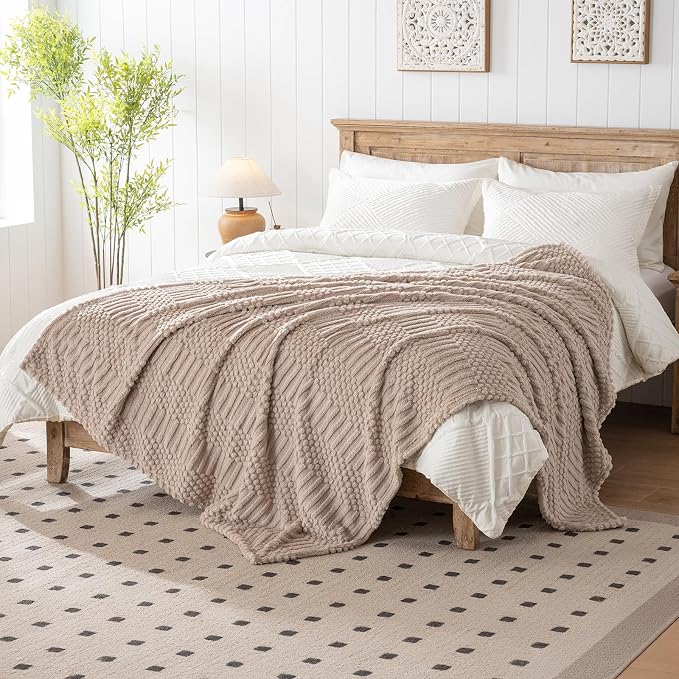 Brown Throw Blanket - Image 2