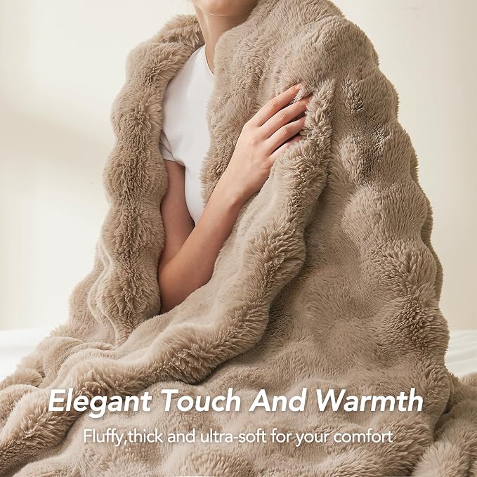 L'AGRATY Faux Rabbit Fur Throw Blanket - Image 6