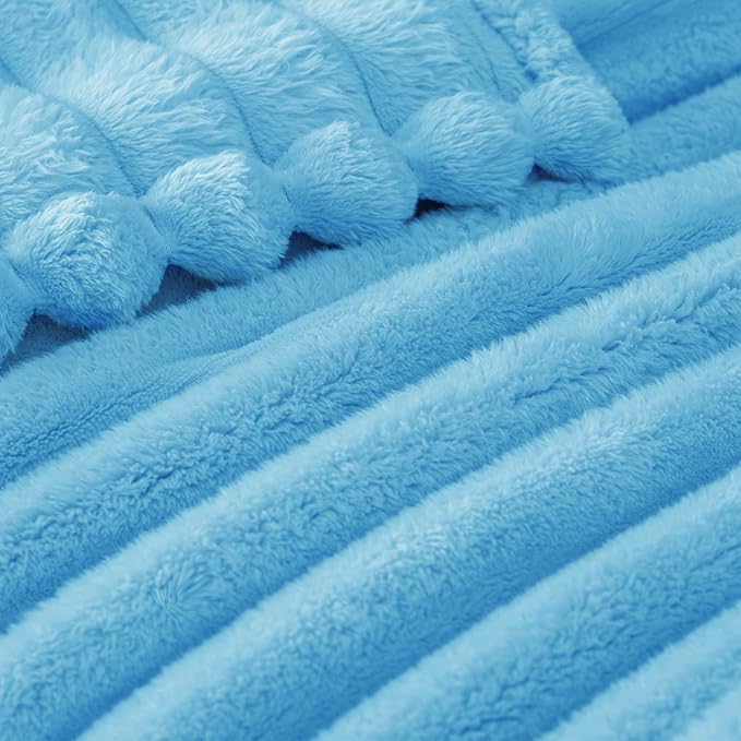Exclusivo Mezcla Striped Queen Size Fleece Blanket - Image 4
