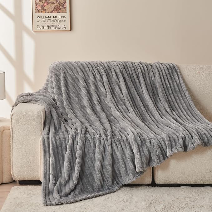 NEWCOSPLAY Fleece Ribbed Cozy Throw Blanket - Image 8