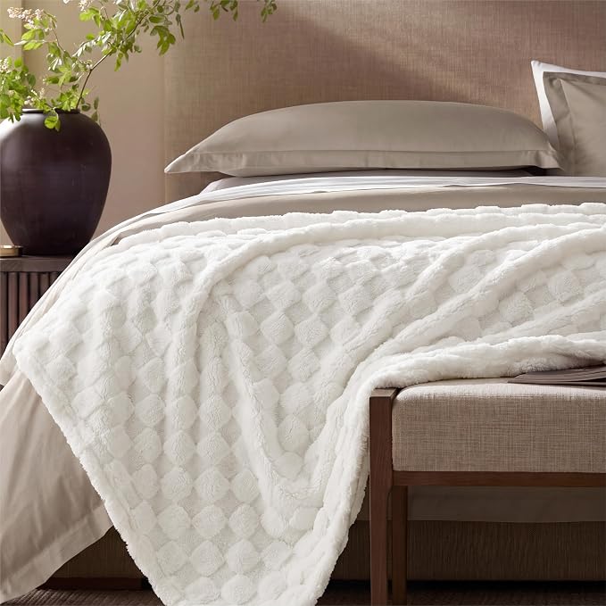 Bedsure GentleSoft Blankets Queen Size - Image 8