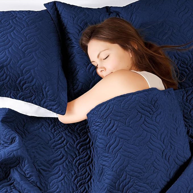 Love's cabin King Size Quilt Set Navy Blue Bedspreads - Soft Bed Summer Lightweight Bedspread Comforter - Modern Style Wave Pattern Coverlet for All Season - 3 Pieces (1 Quilt, 2 Pillow Shams)