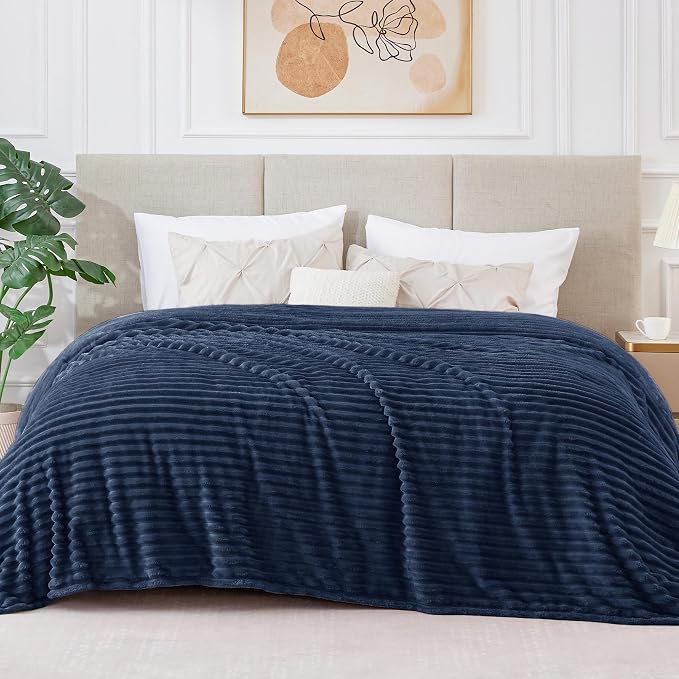 BEDELITE 3D Ribbed Jacquard Navy King Size Blankets - Image 2