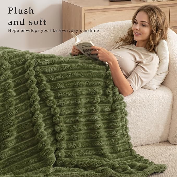 Exclusivo Mezcla Striped Fleece Throw Blanket - Image 2