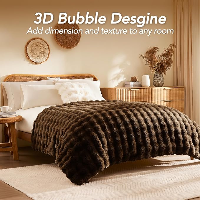L'AGRATY Faux Rabbit Fur Throw Blanket - Image 2