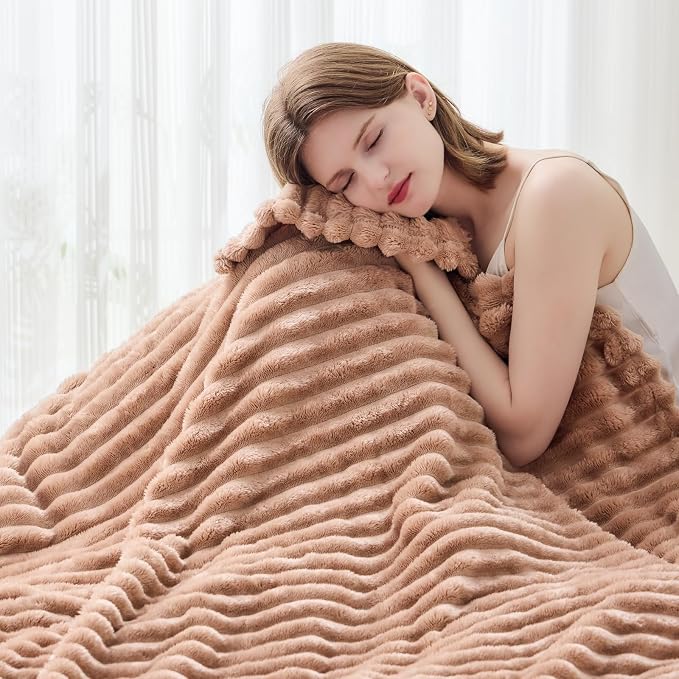 NEWCOSPLAY Fleece Ribbed Cozy Queen Blanket - Image 7