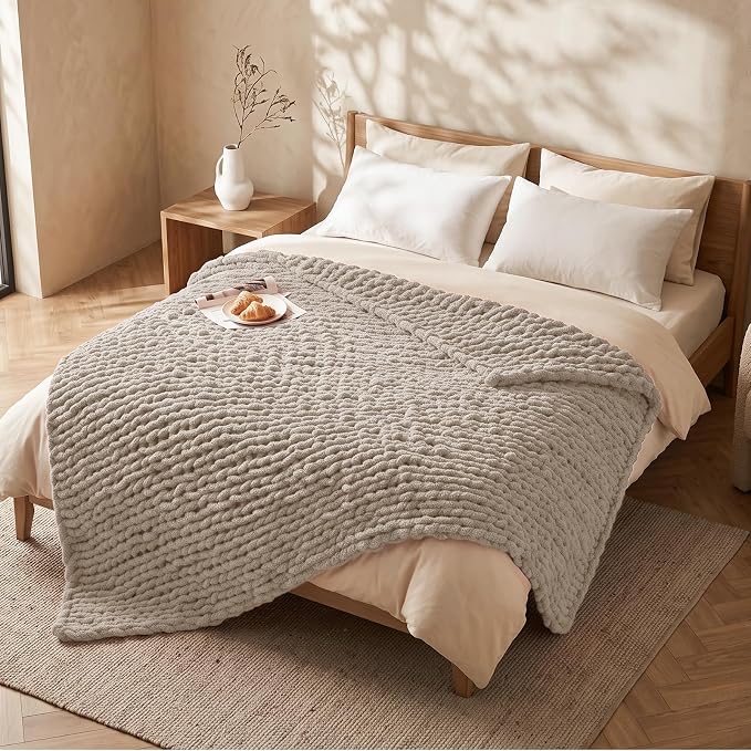 L'AGRATY Chunky Knit Throw Blanket - Image 8