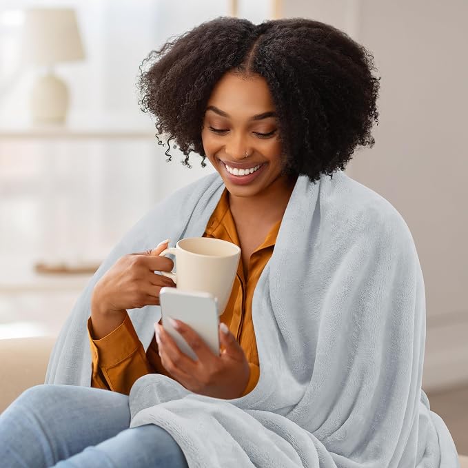 Utopia Bedding Soft Fleece Bed Blanket Queen Size Light Grey | Microfiber Plush - Image 3