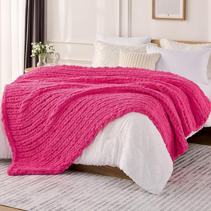 L'AGRATY Chunky Knit Throw Blanket by LAGRATY