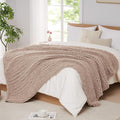 L'AGRATY Chunky Knit Throw Blanket by LAGRATY