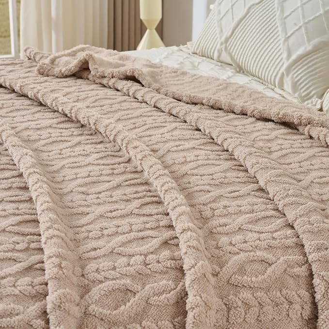 Brown Throw Blanket - Image 3
