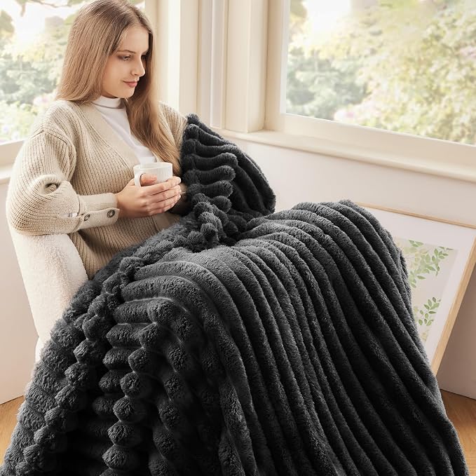 NEWCOSPLAY Fleece Ribbed Cozy Twin Blanket - Image 2