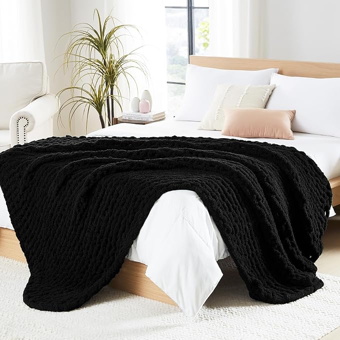 L'AGRATY Chunky Knit Throw Blanket by LAGRATY
