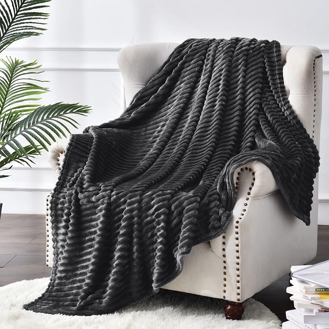 BEDELITE 3D Ribbed Jacquard Black Full Size Blankes - Image 4
