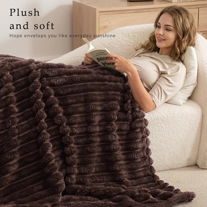 Exclusivo Mezcla Striped California King Size Fleece Blanket - Image 2