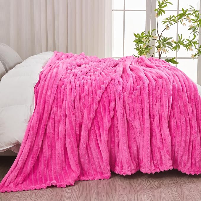 NEWCOSPLAY Fleece Ribbed Cozy Queen Blanket - Image 4