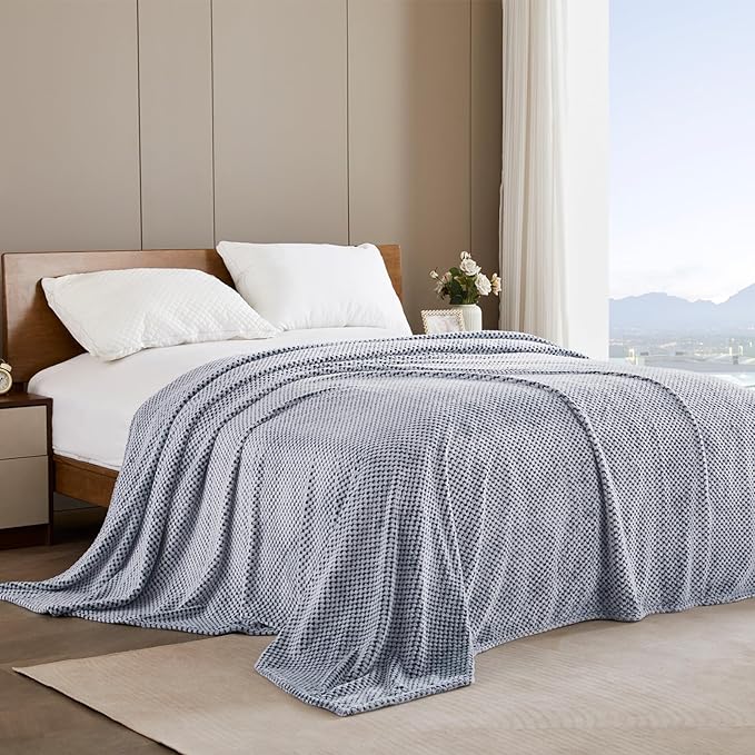 Exclusivo Mezcla Fleece Bed Blanket King Size, Super Soft and Warm Blankets for Couch, Sofa and Bed Waffle Textured, Cozy, Fuzzy and Lightweight (Mixed Navy Blue, 90x104 Inches)