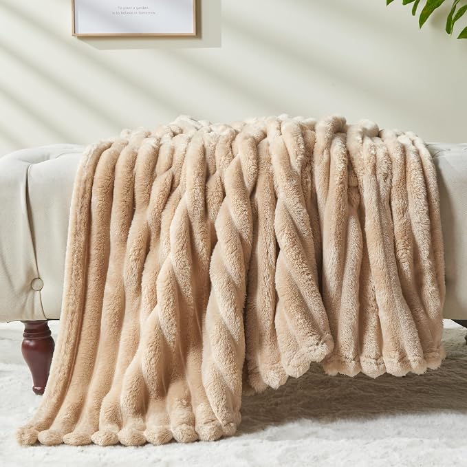 NEWCOSPLAY Fleece Ribbed Cozy Queen Blanket - Image 8