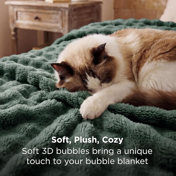 Bedsure 3D Fleece Bubble Blanket - Image 3