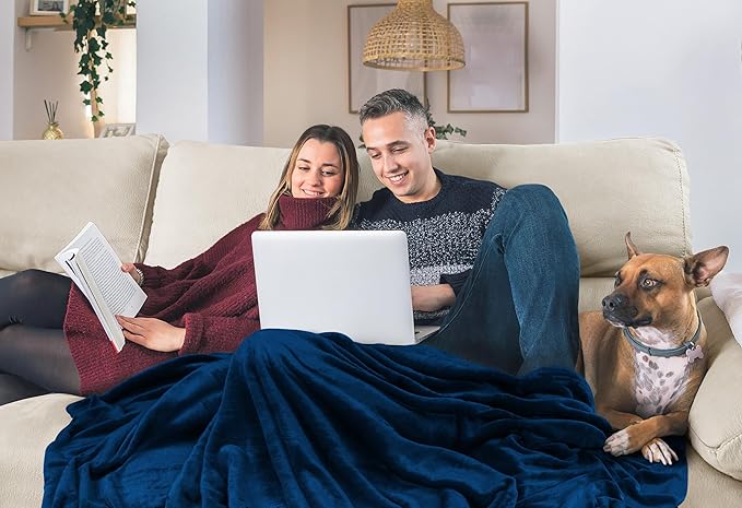 Utopia Bedding Fleece Blanket Queen Size Navy 300GSM Luxury Anti-Static Fuzzy Soft Microfiber Bed Blanket (90x90 Inch)