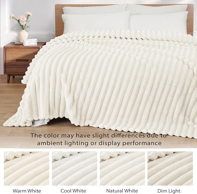Exclusivo Mezcla Striped Fleece Throw Blanket - Image 3