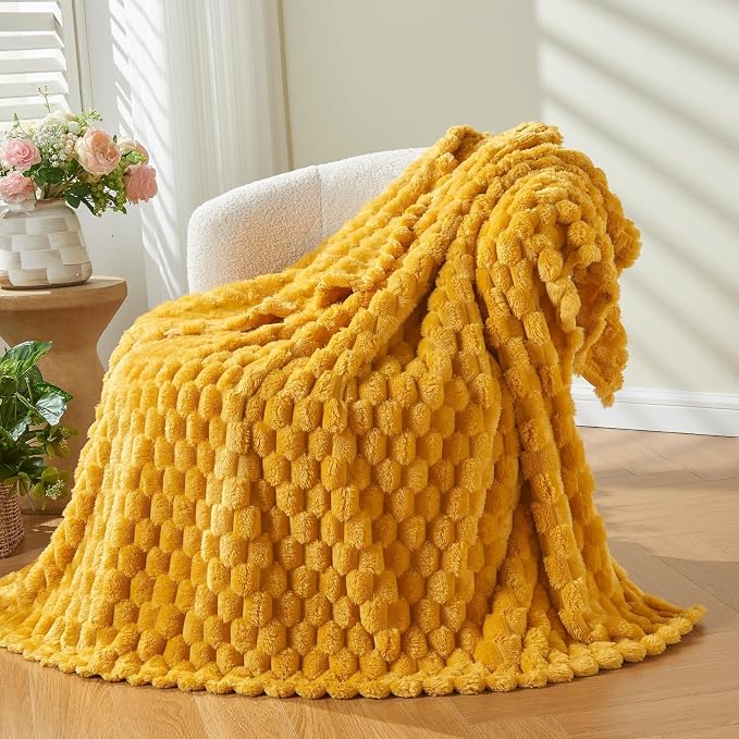 NEWCOSPLAY Fleece Clouds Cozy King Blanket - Image 7